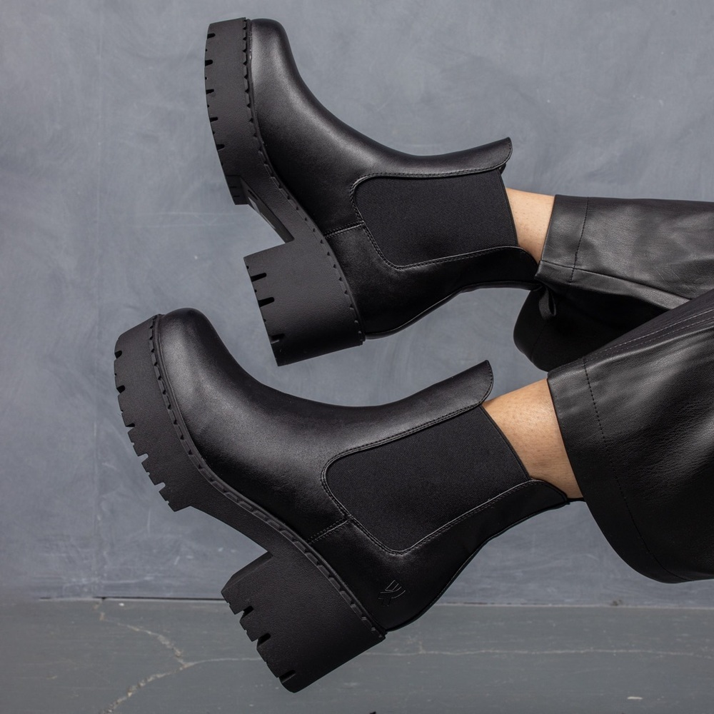 KOI | ORSON SWITCH CHELSEA BOOTS